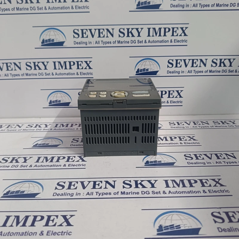 YOKOGAWA UT35A TEMPRATURE CONTROLLER -10 TO 50 C thumbnail 2