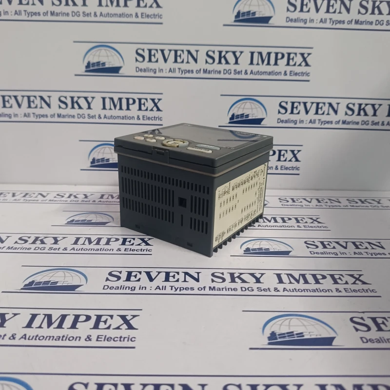 YOKOGAWA UT35A TEMPRATURE CONTROLLER -10 TO 50 C thumbnail 3
